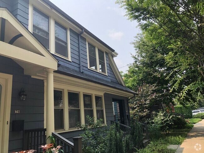 Building Photo - 72 Beaconsfield Rd Unit upper Rental