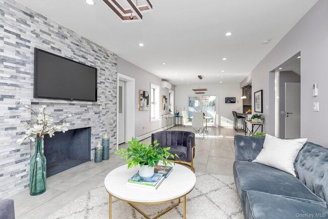 Photo - 83-34 116th St