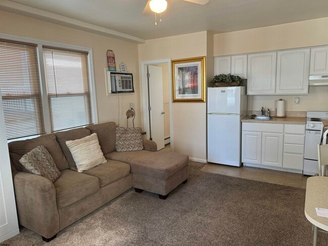 9505 Ventnor Ave Unit 1