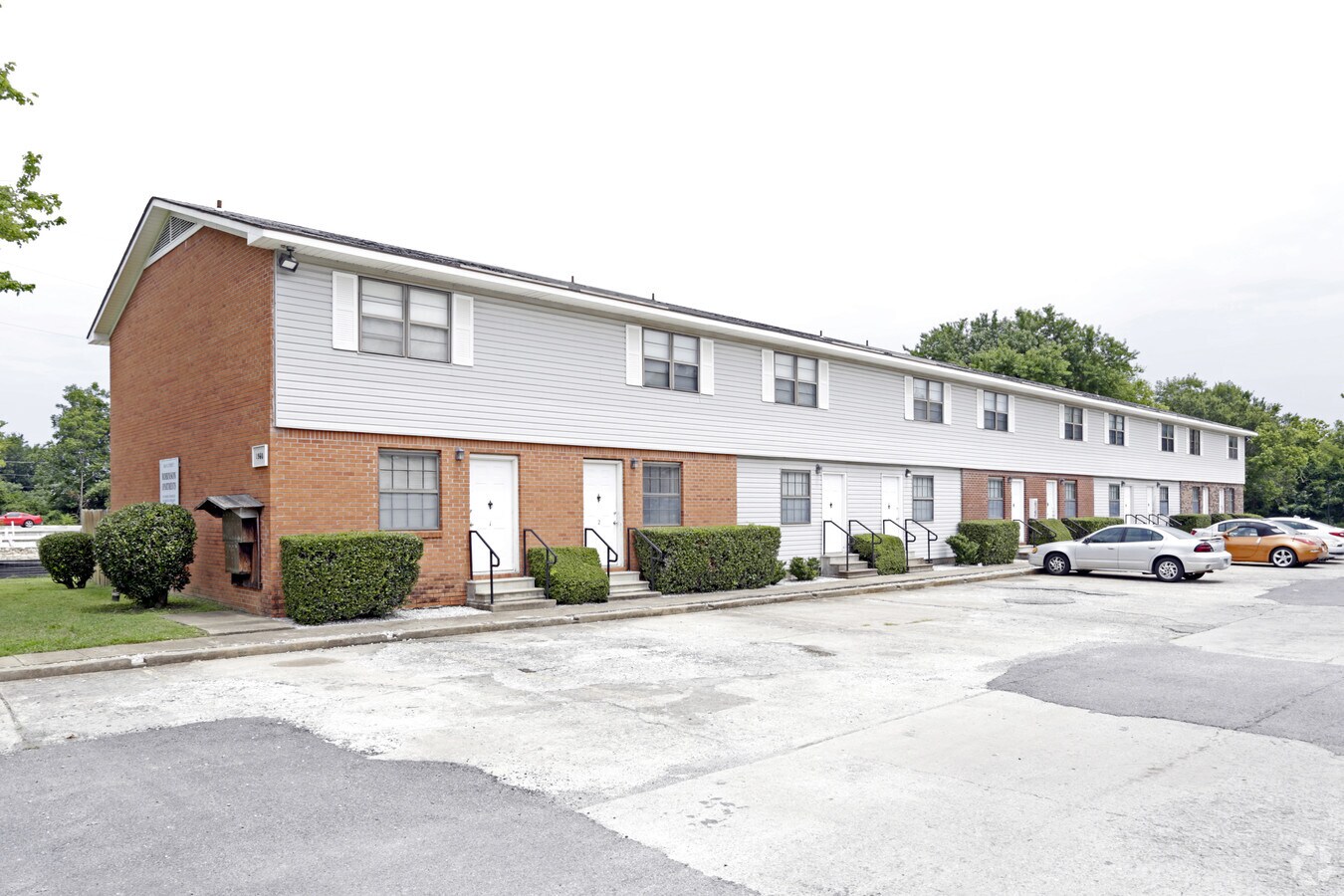 Robinson Apartments - Robinson Apartments