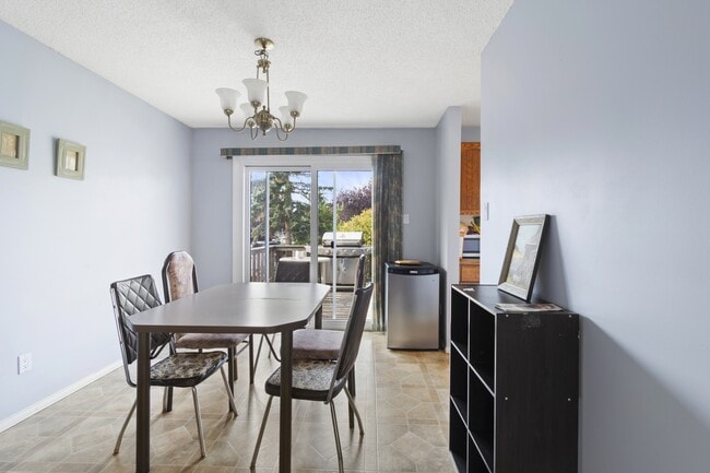 Photo - 9451-65ave 65 Ave