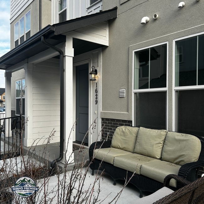 Photo - 1629 N Mumbarto Ln