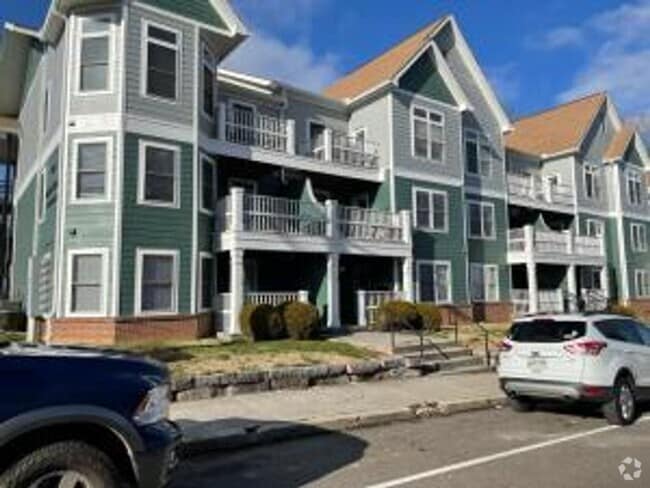 Building Photo - MOVE IN SPECIAL only $2500/month! AVAILABL... Unit 108 Rental