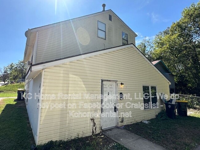 Building Photo - 4140 E 60 Terrace