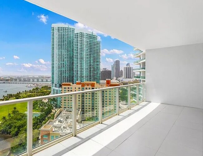 Photo - 2020 N Bayshore Dr Unit 2004