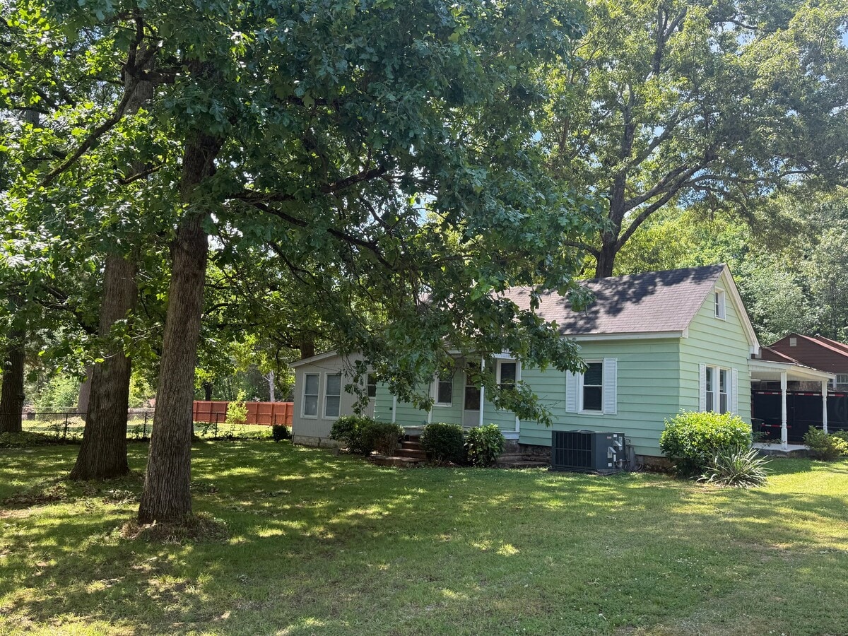 Photo - 203 Seymore Ave