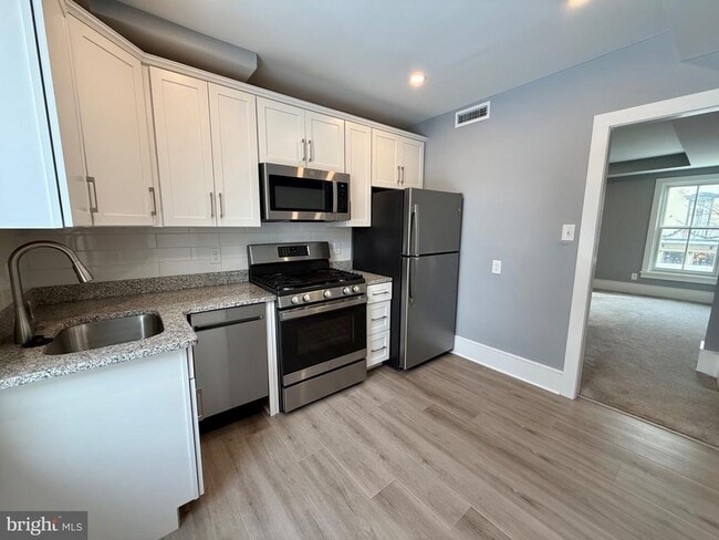 Building Photo - 25 W State St Unit 2ND FLOOR