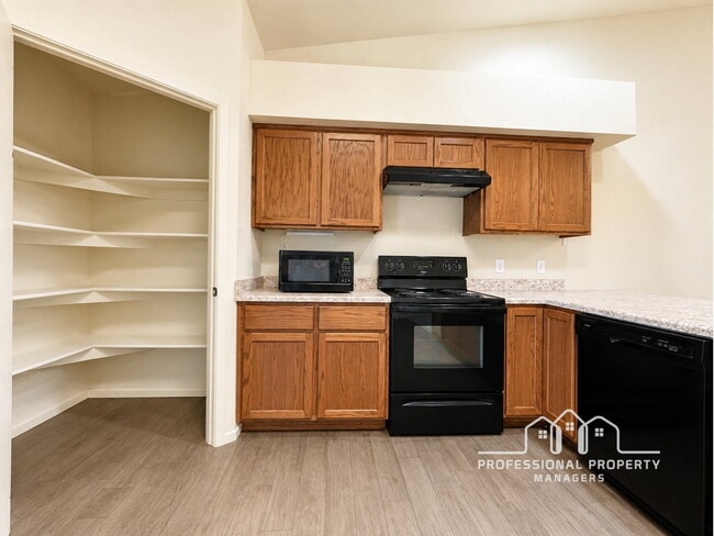 Photo - For Rent: 3-bedroom, 2-bathroom home in Desert Sky