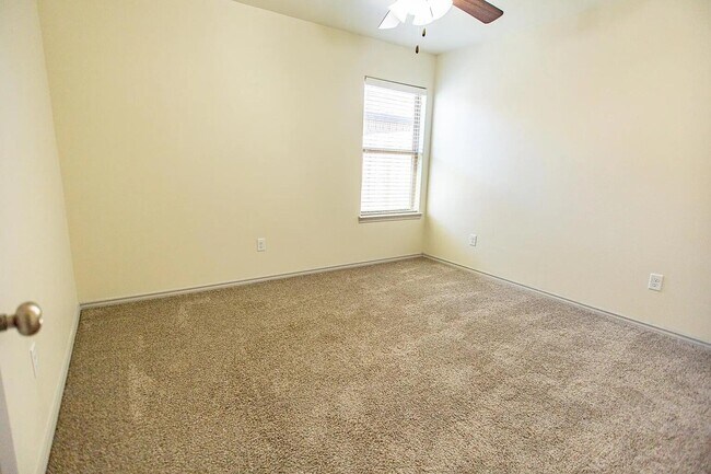 Photo - 1406 Kingston St