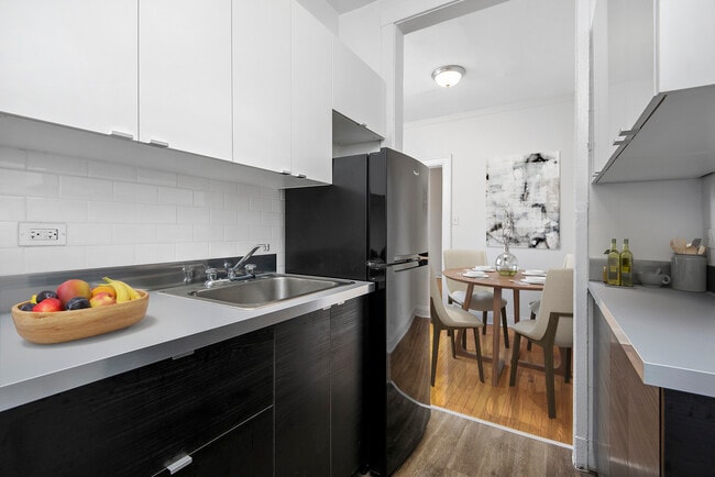 1-BR/1BA Kitchen