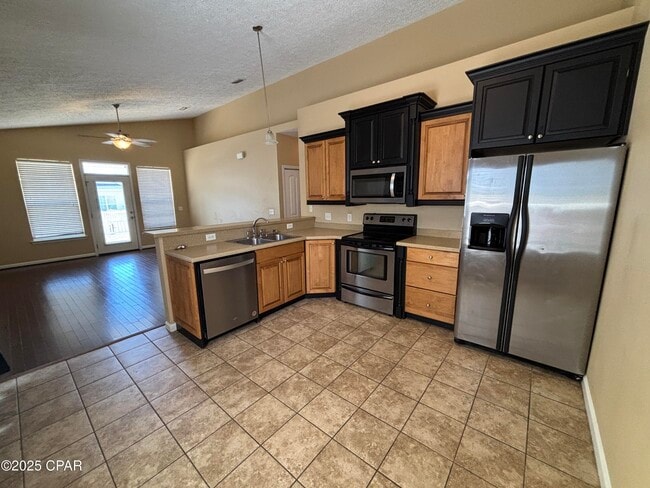 Building Photo - 2611 Avondale Ct