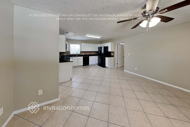 Photo - 923 38th St W