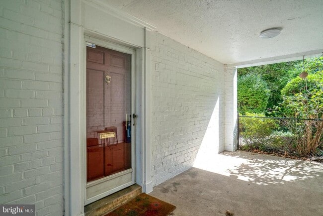 Photo - 3239 Gunston Rd