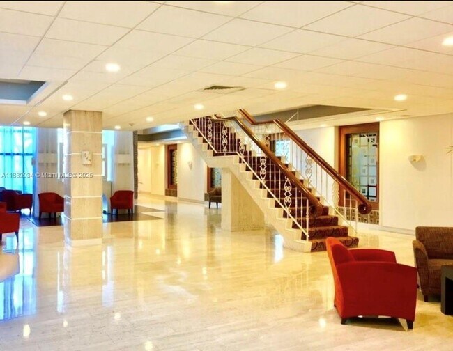 Photo - 2899 Collins Ave Unidad 1102 Rental