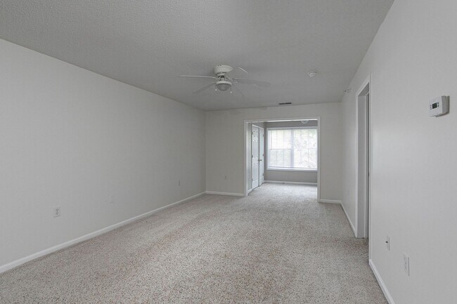 Photo - Spacious 3 Bed 3 Bath Apartment near NCSU & Downtown Raleigh! Available August 15th!