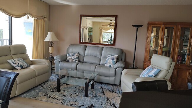 1605 S US Hwy 1 Unit F401
