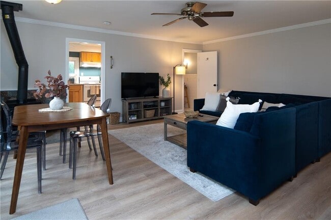 534 Aquidneck Ave Unit A