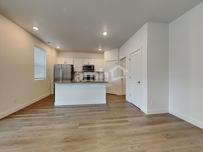 Photo - 8002 Katriel Ct SW