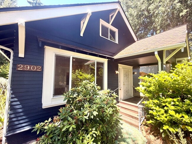 Building Photo - Beautifully Updated Craftsman in the Heart of North Tacoma