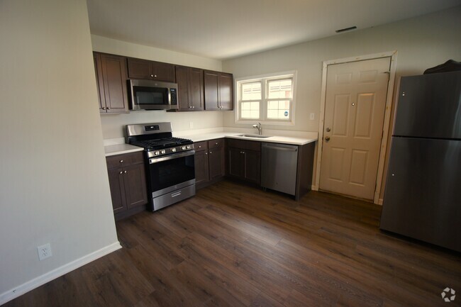 Building Photo - 56 W 25th St Unit Back Rental