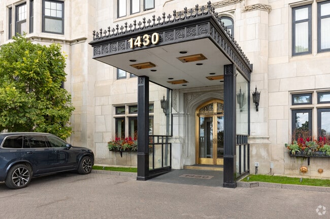 Entrance - 1430 N Lake Shore Dr