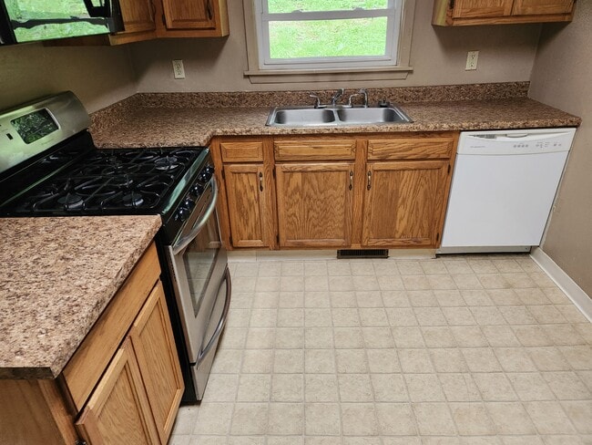 Kitchen - 391 Protzman St Unit 391-2