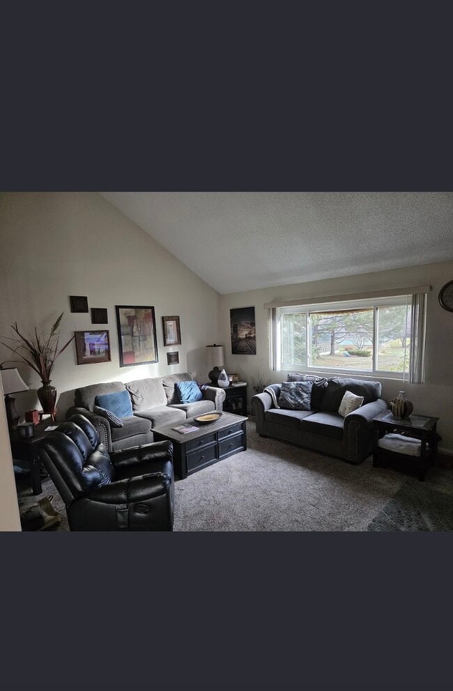 Photo - 319 Bowline Ct