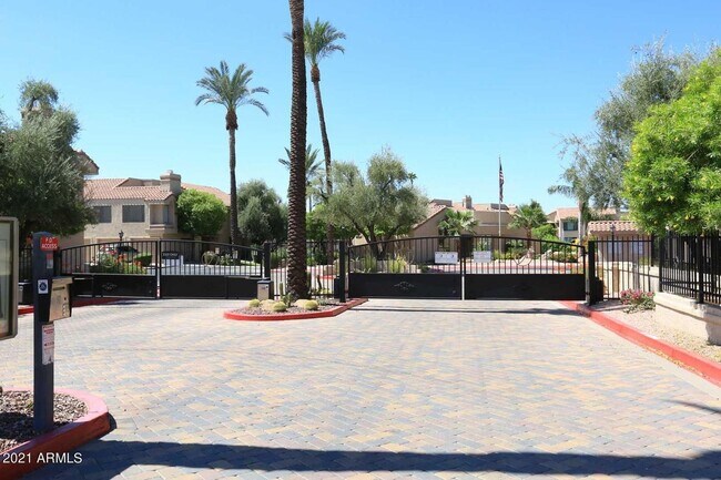 Photo - VENETIAN II 2 BEDROOM 2 BATH CONDO WITH GARAGE IN HEART OF NORTH SCOTTSDALE