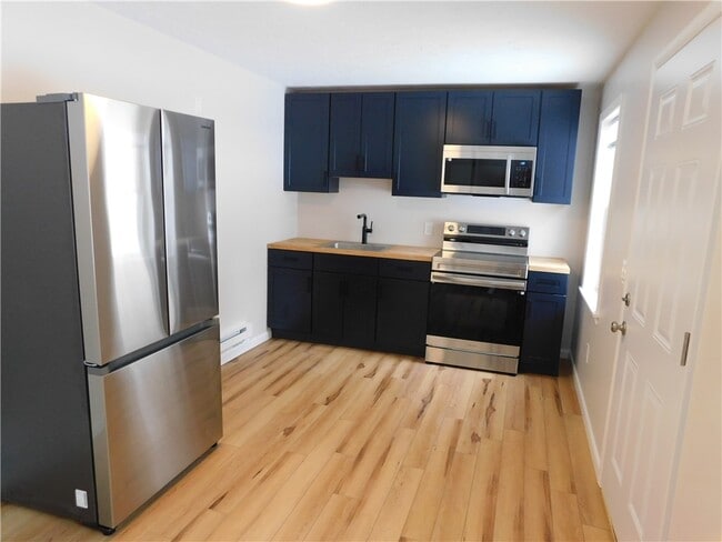 Photo - 182 E Main St