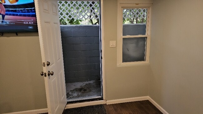 Photo - 2505 McKenzie Rd