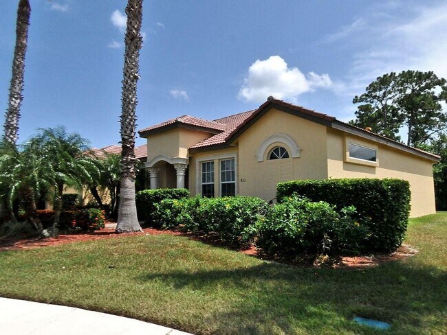 Photo - SPACIOUS 3 BEDROOM, 2 BATH +DEN IN THE VINEYARDS