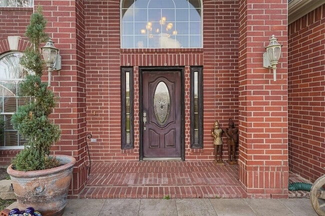 Photo - 6907 Keats St