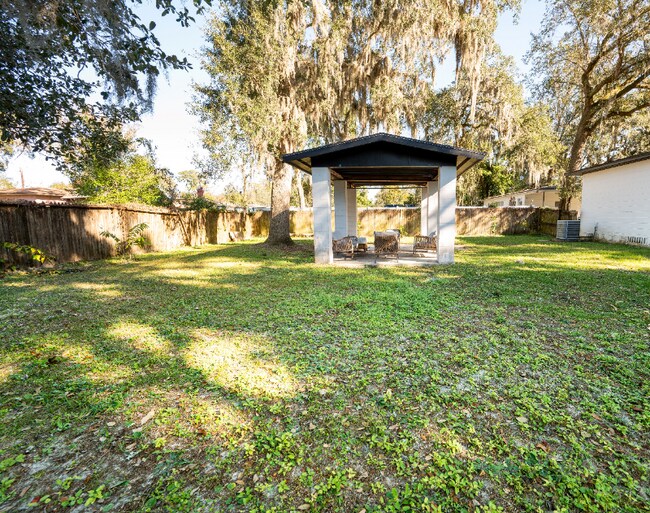 Photo - 2339 Broward Rd