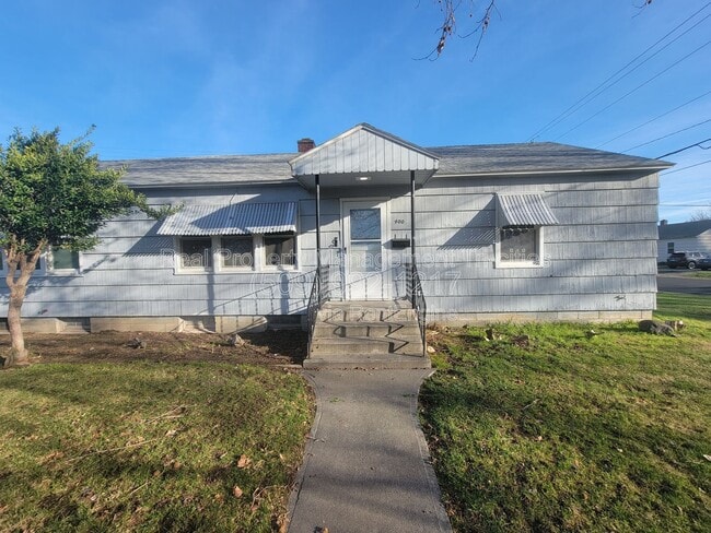 Building Photo - 400/402 Barth Ave Unit 400a