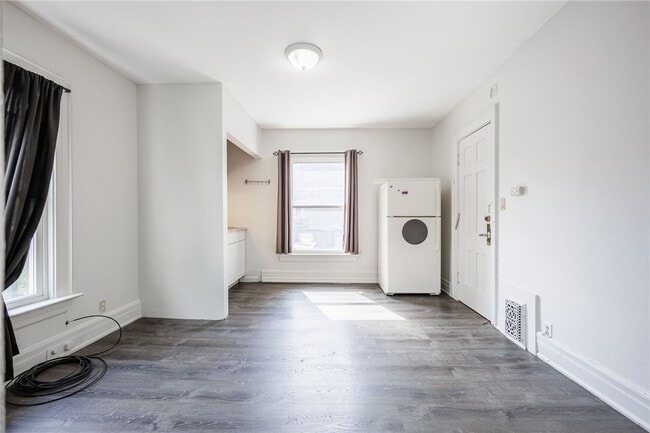 Photo - 420 Oxford St