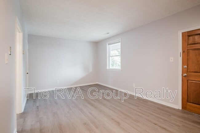 Photo - 3807 Woodlawn St Unit 8