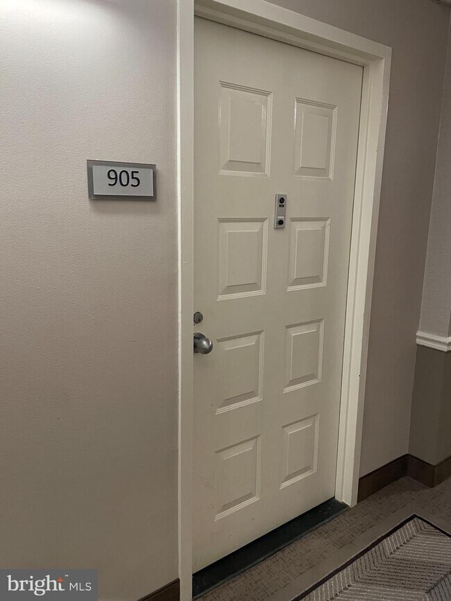 Photo - 8380 Greensboro Dr Unidad 314