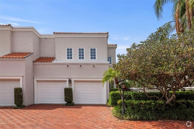 Building Photo - 4941 Bayshore Blvd Rental