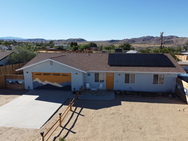 Building Photo - 61894 Valley View Cir Rental