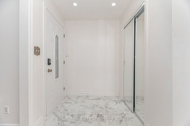 Photo - 765 Eaglemount Cres