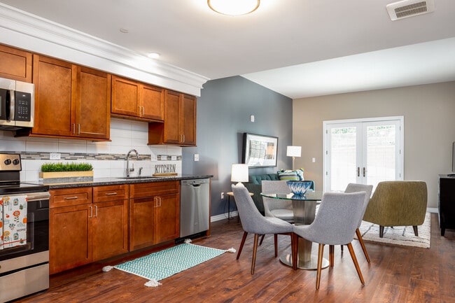 Photo - The Royle at Darien