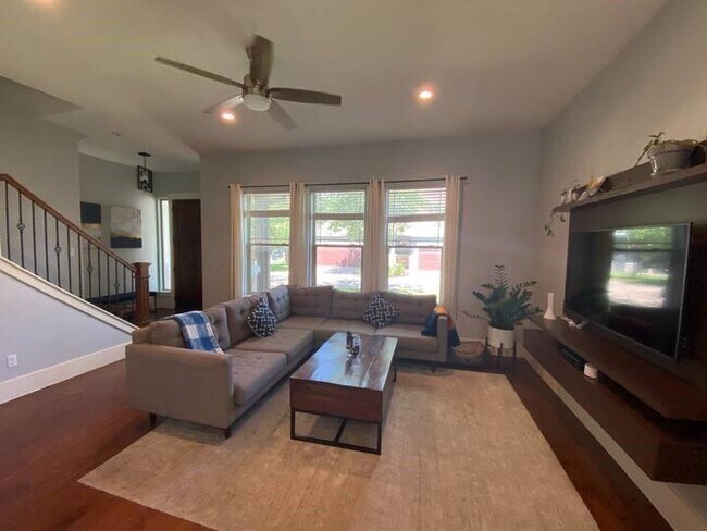 Photo - 1007 Taulbee Ln