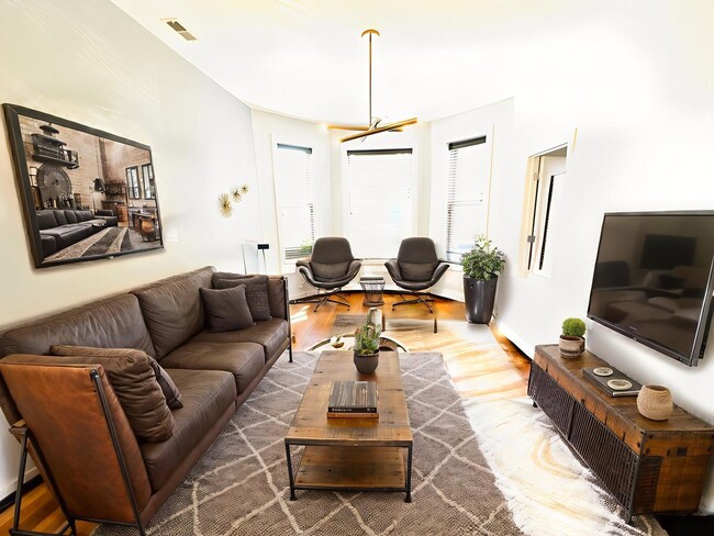 Building Photo - 2523 N Kimball Ave Unit 2 Rental