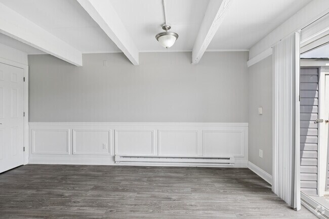 2BR, 1.5BA - 950SF - Dining Room