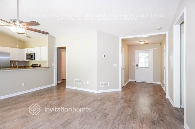 Photo - 207 Park Forest Way NW