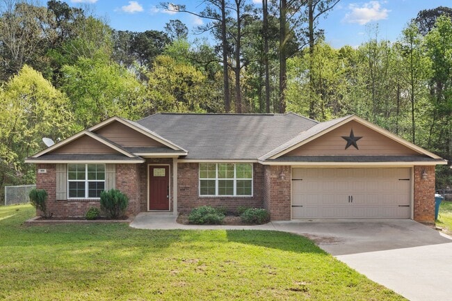 Photo - MOVE IN READY AND $200 off NICEST IN LINDALE Single Family Home- Nearly New-Lindale ISD - 3 Bedro...