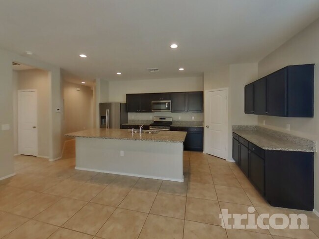 Photo - 30962 W Cheery Lynn Rd