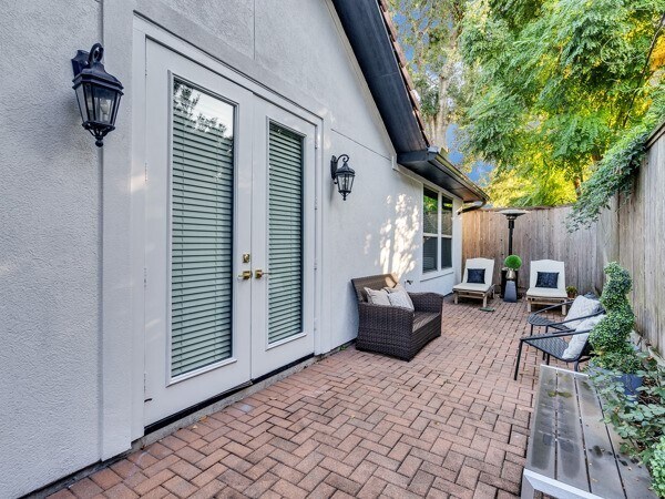 Photo - 2523 Watts St