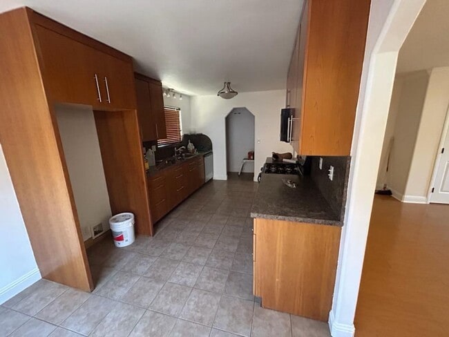 Photo - 19141ravenhillroad.is4lease.com