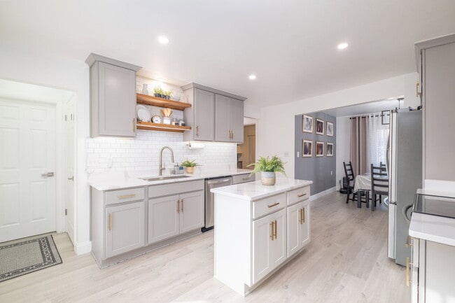 Photo - 5621 S 22nd St